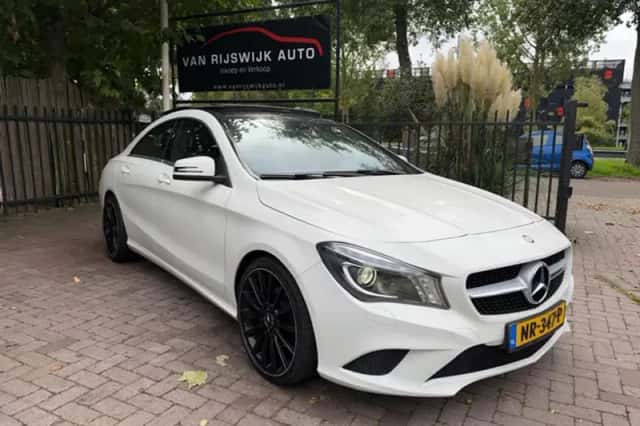 Mercedes-Benz CLA-Klasse (2013) thumbnail 1