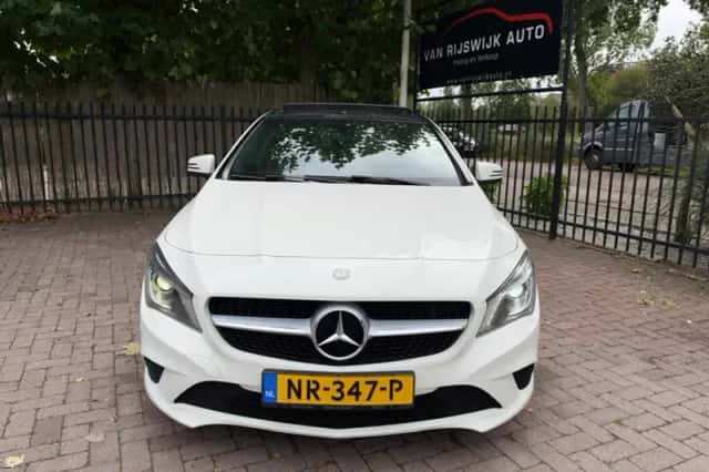 Mercedes-Benz CLA-Klasse (2013) thumbnail 2