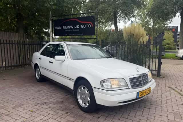 Mercedes-Benz C-Klasse (1996) thumbnail 1