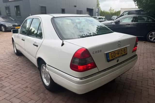 Mercedes-Benz C-Klasse (1996) thumbnail 4