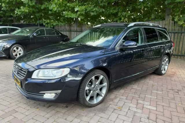 Volvo V70 (2016) thumbnail 3