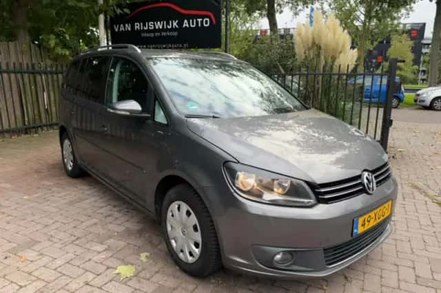 Volkswagen Touran (2012) thumbnail 1