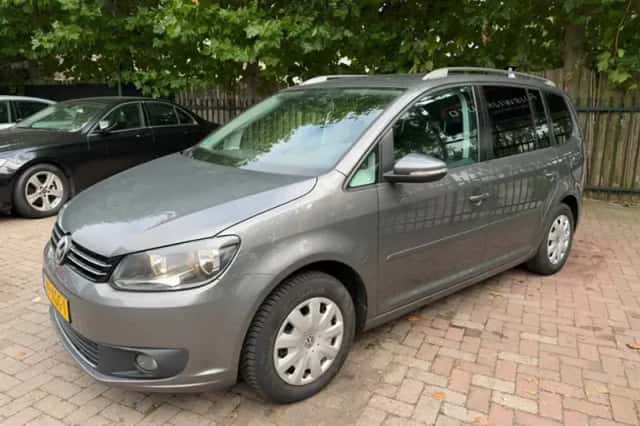 Volkswagen Touran (2012) thumbnail 3