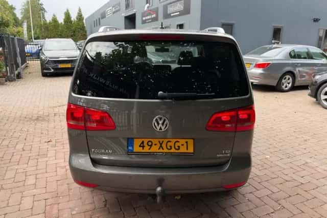 Volkswagen Touran (2012) thumbnail 5