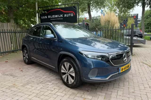 Mercedes-Benz EQA (2021) thumbnail 1