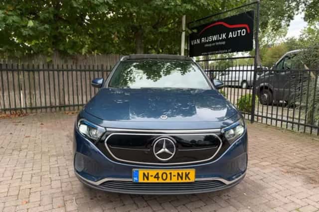 Mercedes-Benz EQA (2021) thumbnail 2