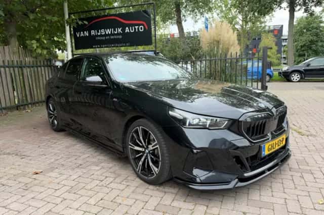 BMW 5-Serie (2024) thumbnail 1