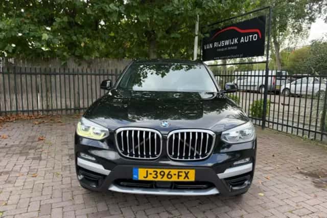 BMW X3 (2019) thumbnail 2