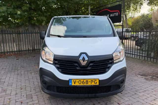 Renault Trafic (2018) thumbnail 2
