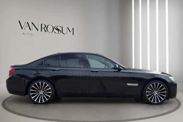 BMW 7-Serie (2012) thumbnail 2