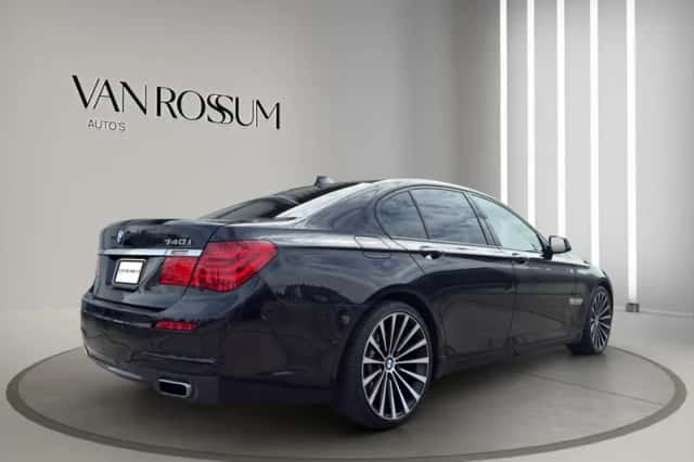 BMW 7-Serie (2012) thumbnail 3