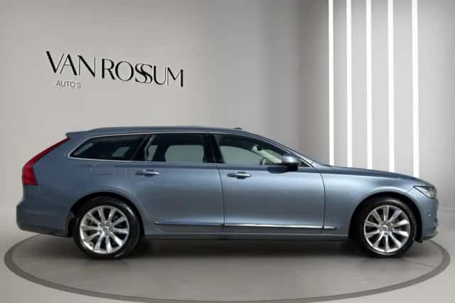 Volvo V90 (2017) thumbnail 2