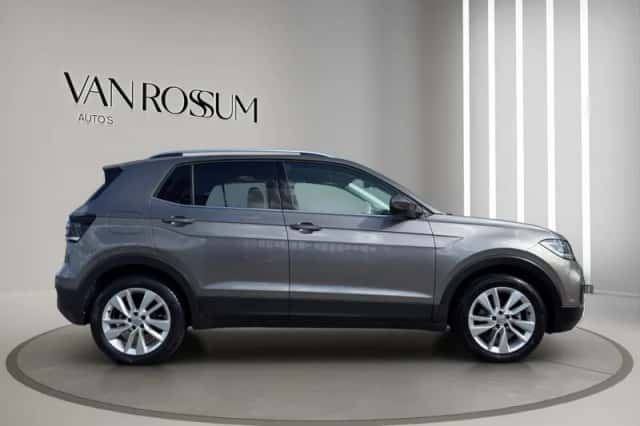 Volkswagen T-Cross (2019) thumbnail 2
