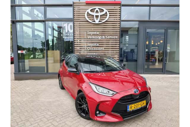 Toyota Yaris (2022) thumbnail 2