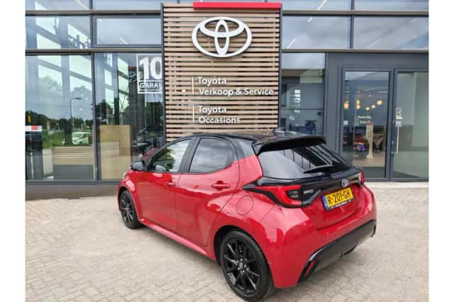 Toyota Yaris (2022) thumbnail 4