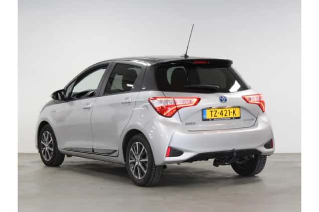 Toyota Yaris (2019) thumbnail 2