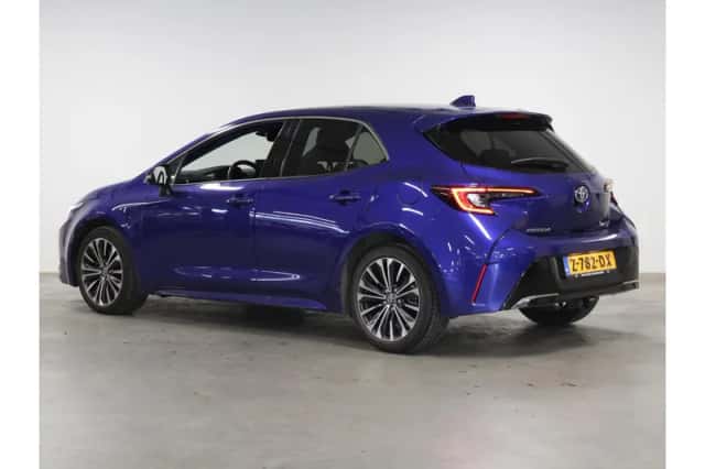 Toyota Corolla (2024) thumbnail 2