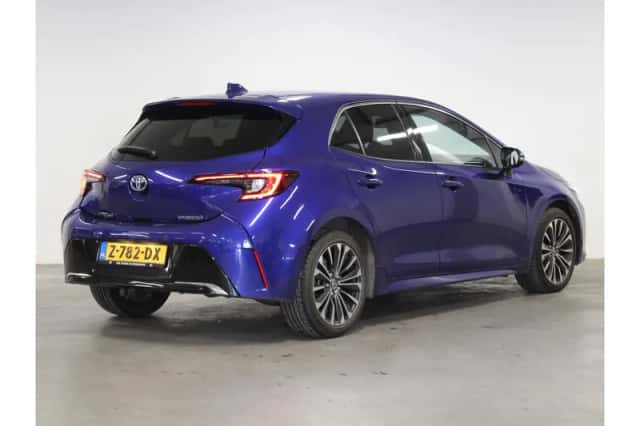 Toyota Corolla (2024) thumbnail 3