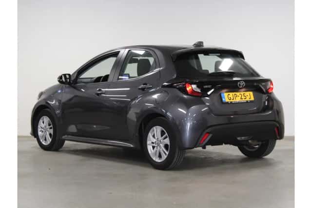 Toyota Yaris (2024) thumbnail 2