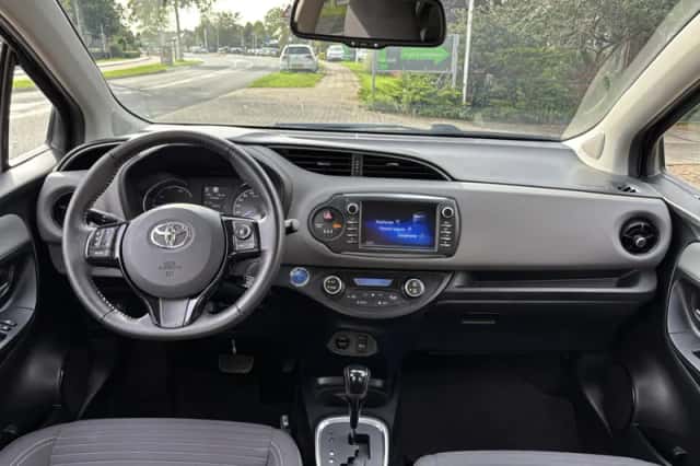 Toyota Yaris (2019) thumbnail 3