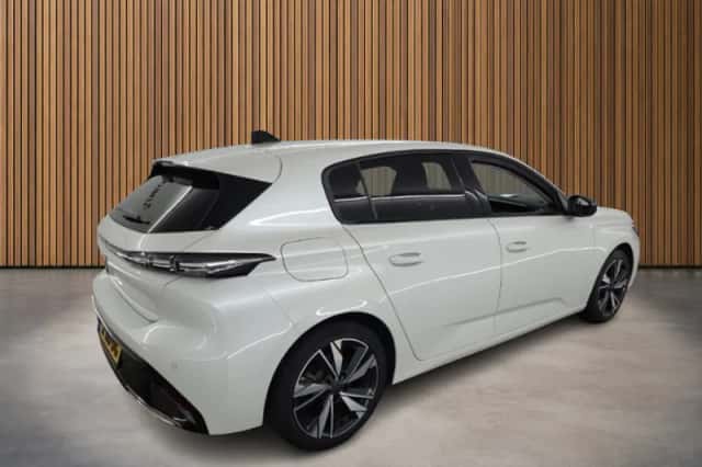 Peugeot 308 (2022) thumbnail 2