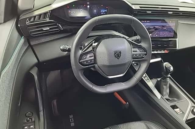 Peugeot 308 (2022) thumbnail 3