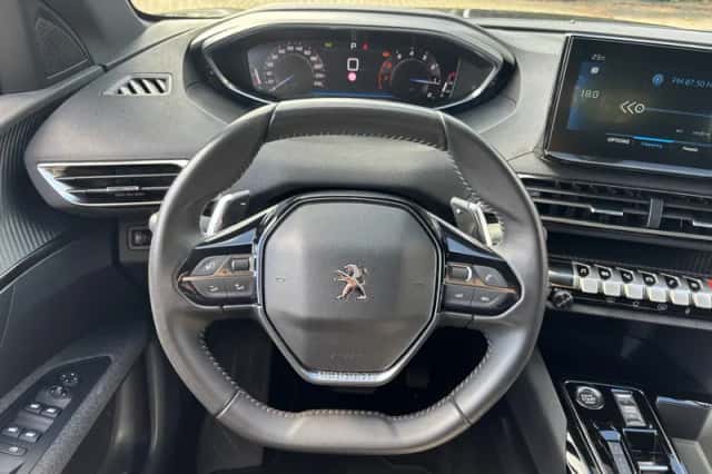 Peugeot 3008 (2023) thumbnail 6