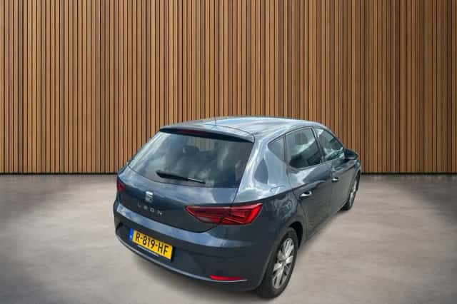 SEAT Leon (2021) thumbnail 2