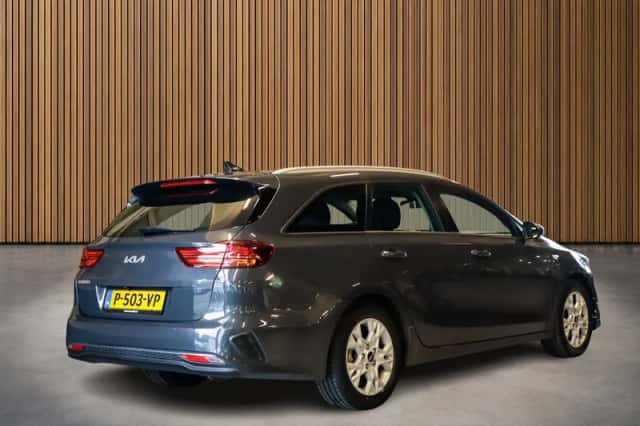Kia Ceed (2022) thumbnail 2