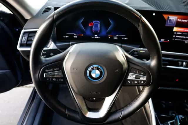 BMW i4 (2022) thumbnail 5