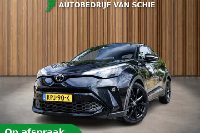 Toyota C-HR (2022) thumbnail 1