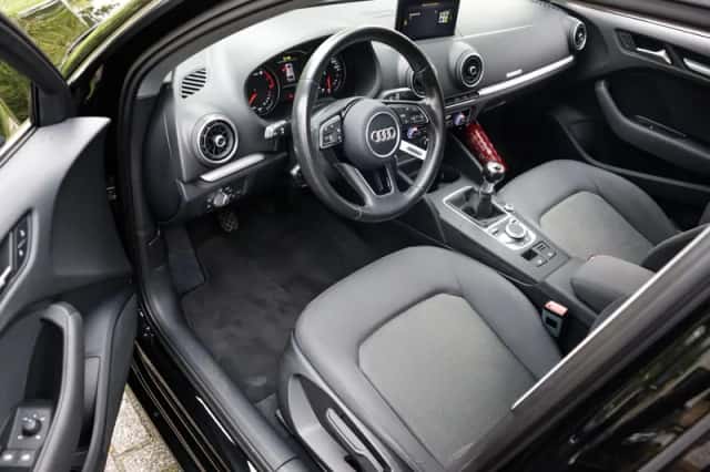 Audi A3 (2017) thumbnail 3