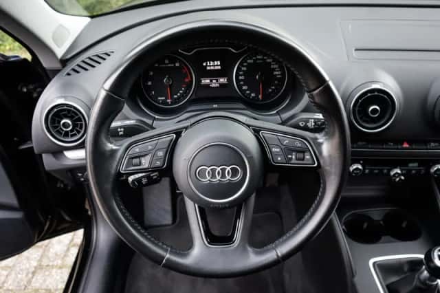 Audi A3 (2017) thumbnail 5