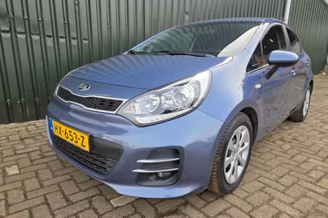 Kia Rio (2016) thumbnail 1