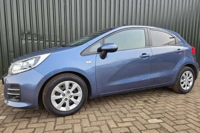 Kia Rio (2016) thumbnail 2