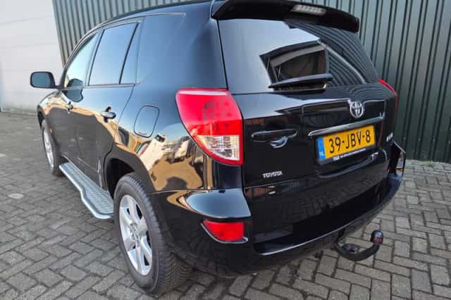 Toyota RAV4 (2009) thumbnail 4