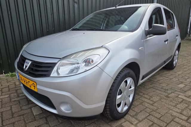 Dacia Sandero (2011) thumbnail 1