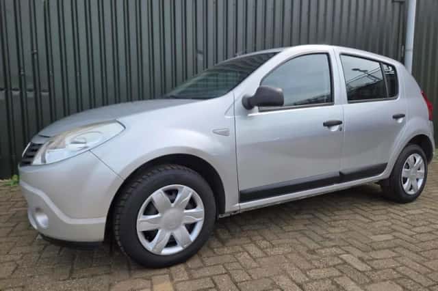 Dacia Sandero (2011) thumbnail 2