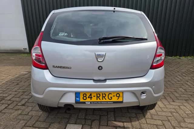 Dacia Sandero (2011) thumbnail 5