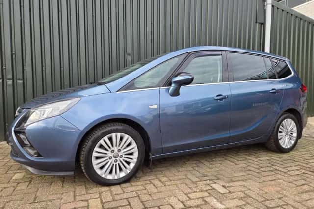 Opel Zafira (2015) thumbnail 2