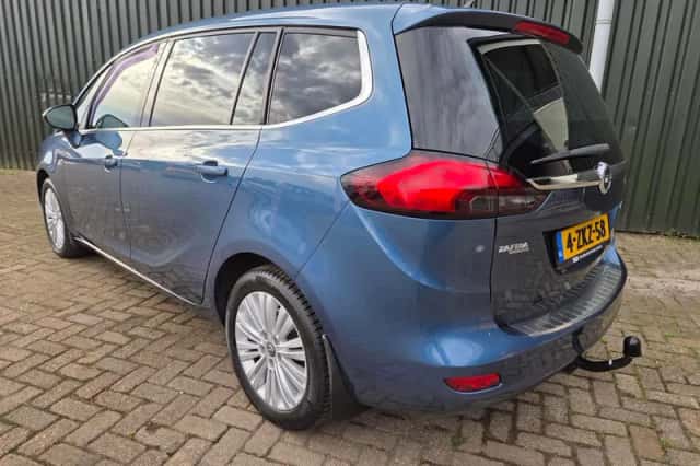 Opel Zafira (2015) thumbnail 3