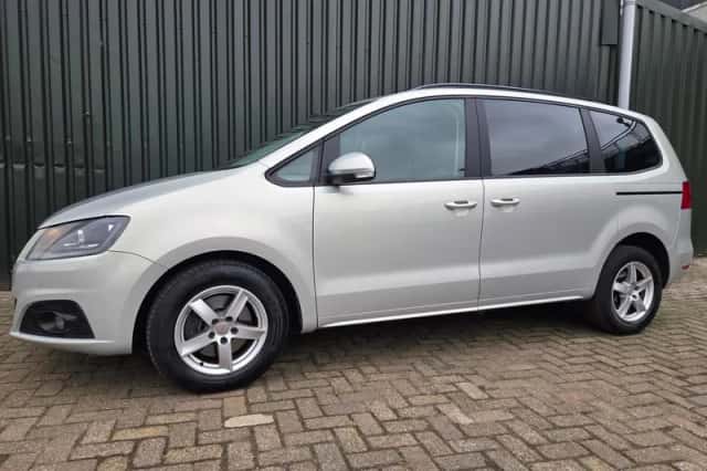 SEAT Alhambra (2013) thumbnail 2