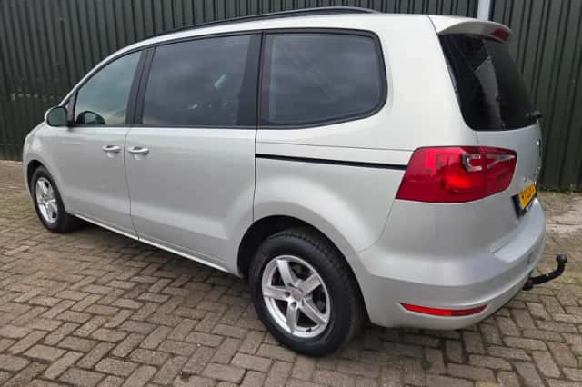 SEAT Alhambra (2013) thumbnail 3