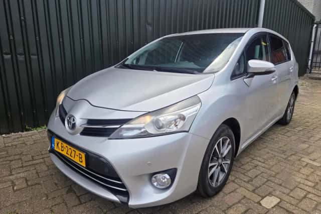 Toyota Verso (2014) thumbnail 1