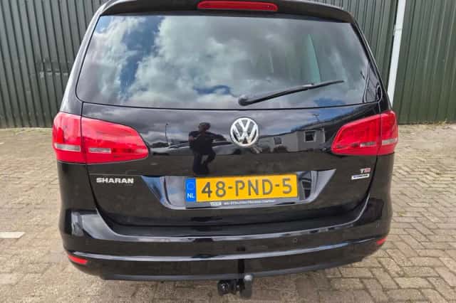 Volkswagen Sharan (2011) thumbnail 5