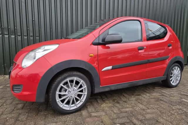 Suzuki Alto (2011) thumbnail 2