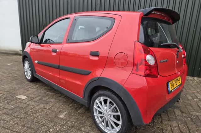 Suzuki Alto (2011) thumbnail 3