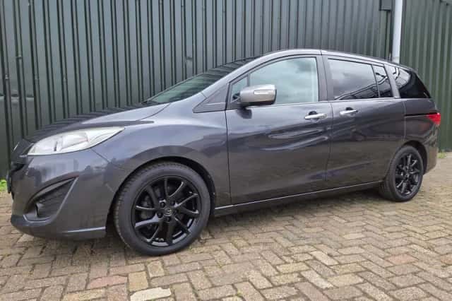 Mazda 5 (2015) thumbnail 2