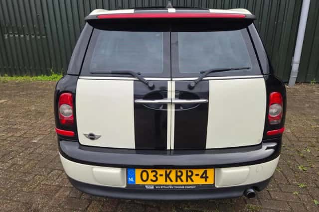 MINI Clubman (2010) thumbnail 5