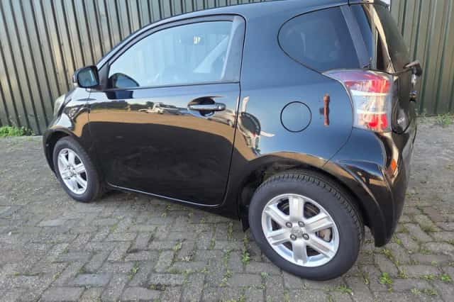 Toyota iQ (2009) thumbnail 3